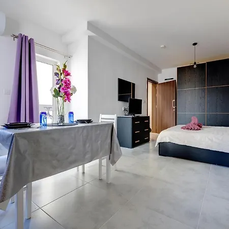 Cosy 1br Location * Sliema